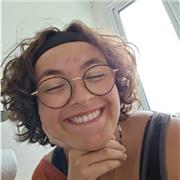 Étudiante en IUT, sortant d'un bac STMG obtenu avec mention bien, j'ai la soif la d'aider les jeunes en difficulté